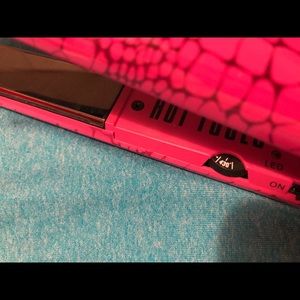 Hot tool 1” flat iron